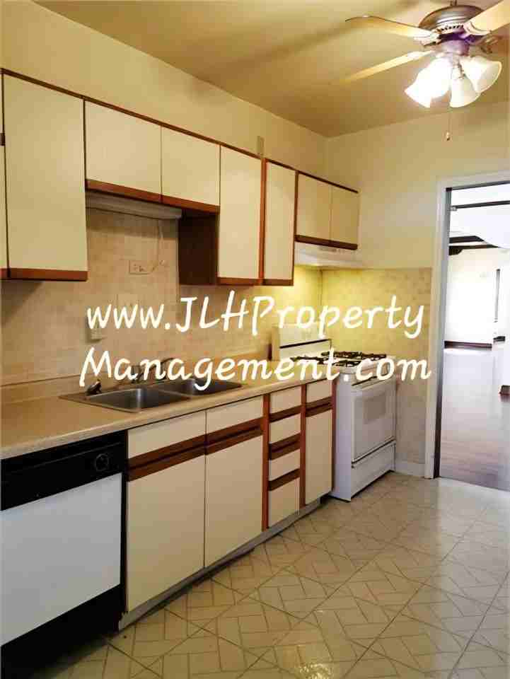 624 W Stephenson St #3 - Photo 7 of 10