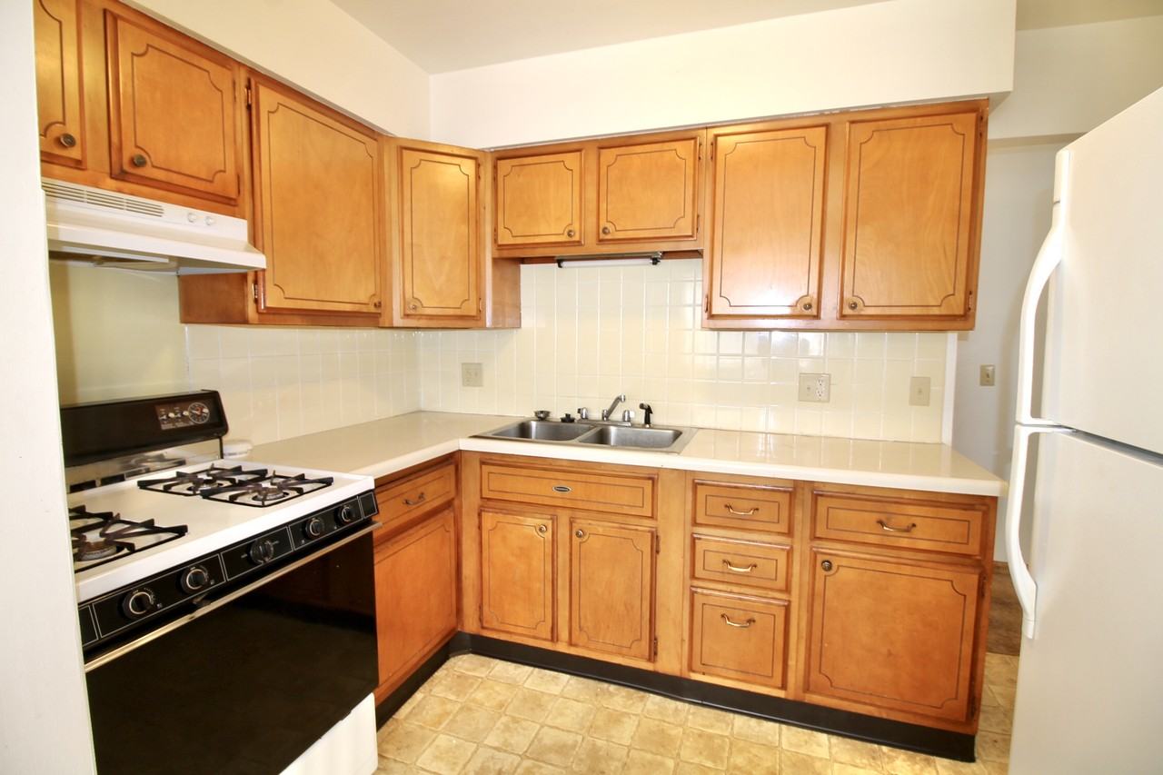 4527 12th Ave #1 - Photo 4 of 19