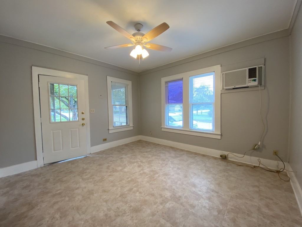405 S Washington Ave #1 - Photo 3 of 10
