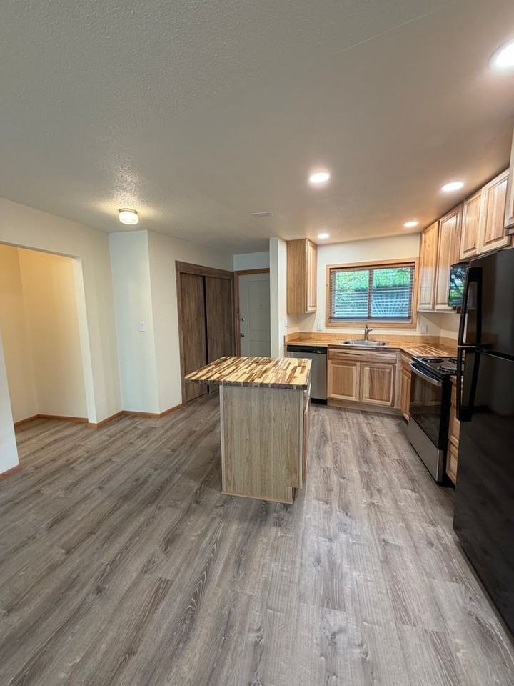 Citadel Apartments - Photo 4 of 18