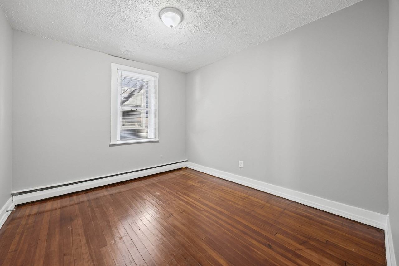175 Pearl Street - Photo 7 of 19