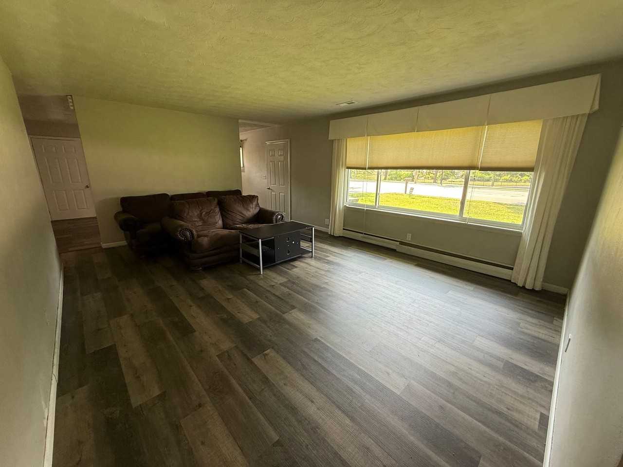 2726 N Salisbury St - Photo 6 of 22