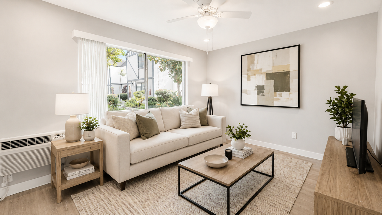 Henry Square | Renovated 2 Bedroom Townhomes with In - Photo 4 of 8
