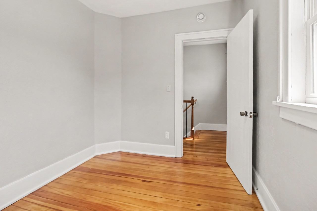 110 E Henry St #110 - Photo 7 of 15
