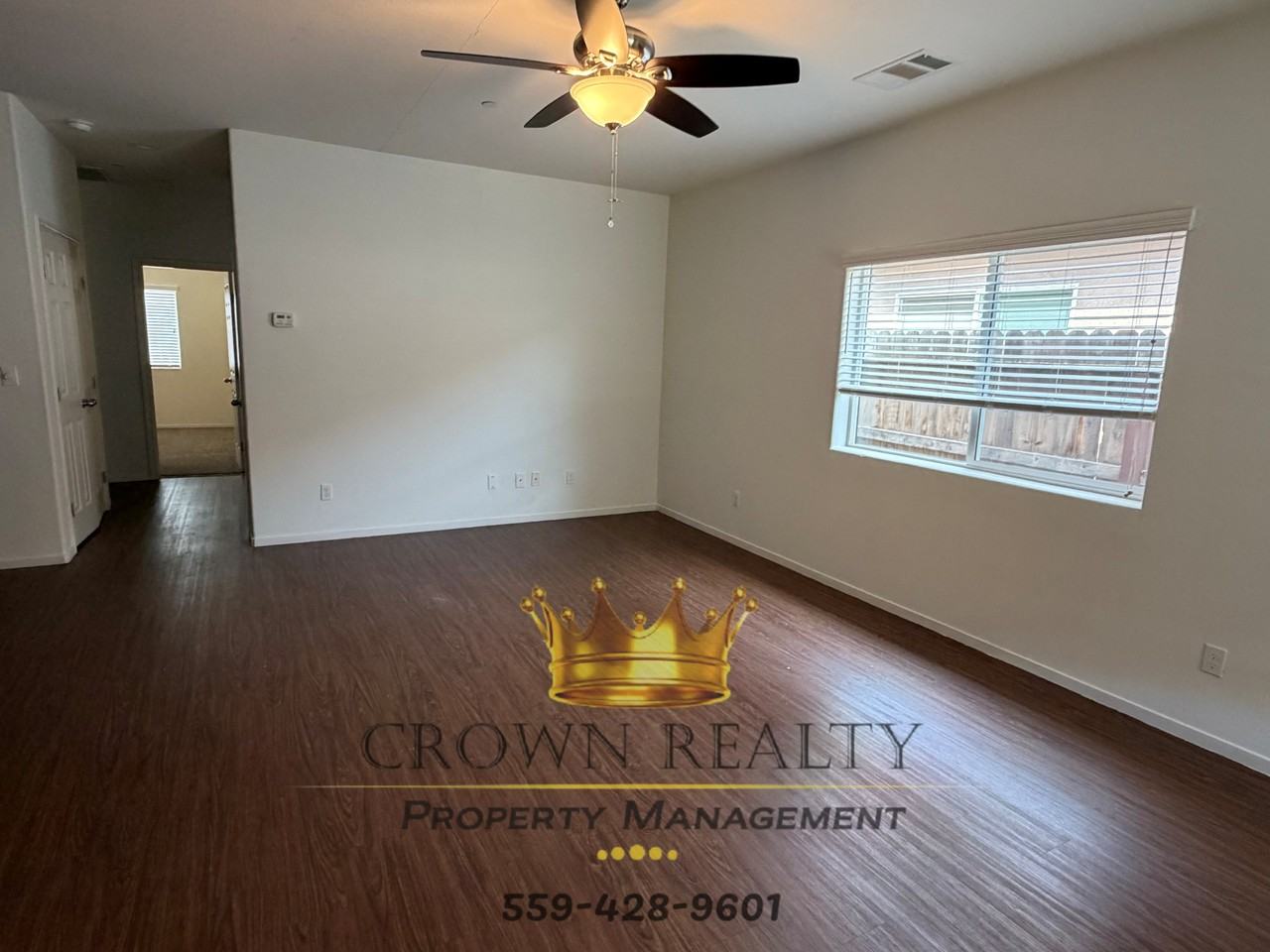 582 N 4th St #B - Photo 2 of 14