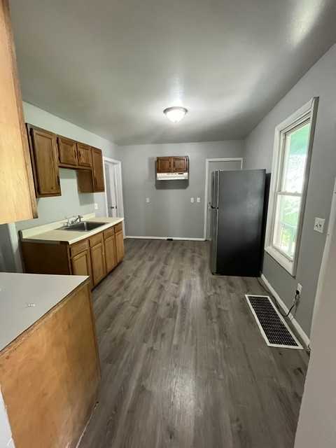 56 Cady St #DN - Photo 6 of 8