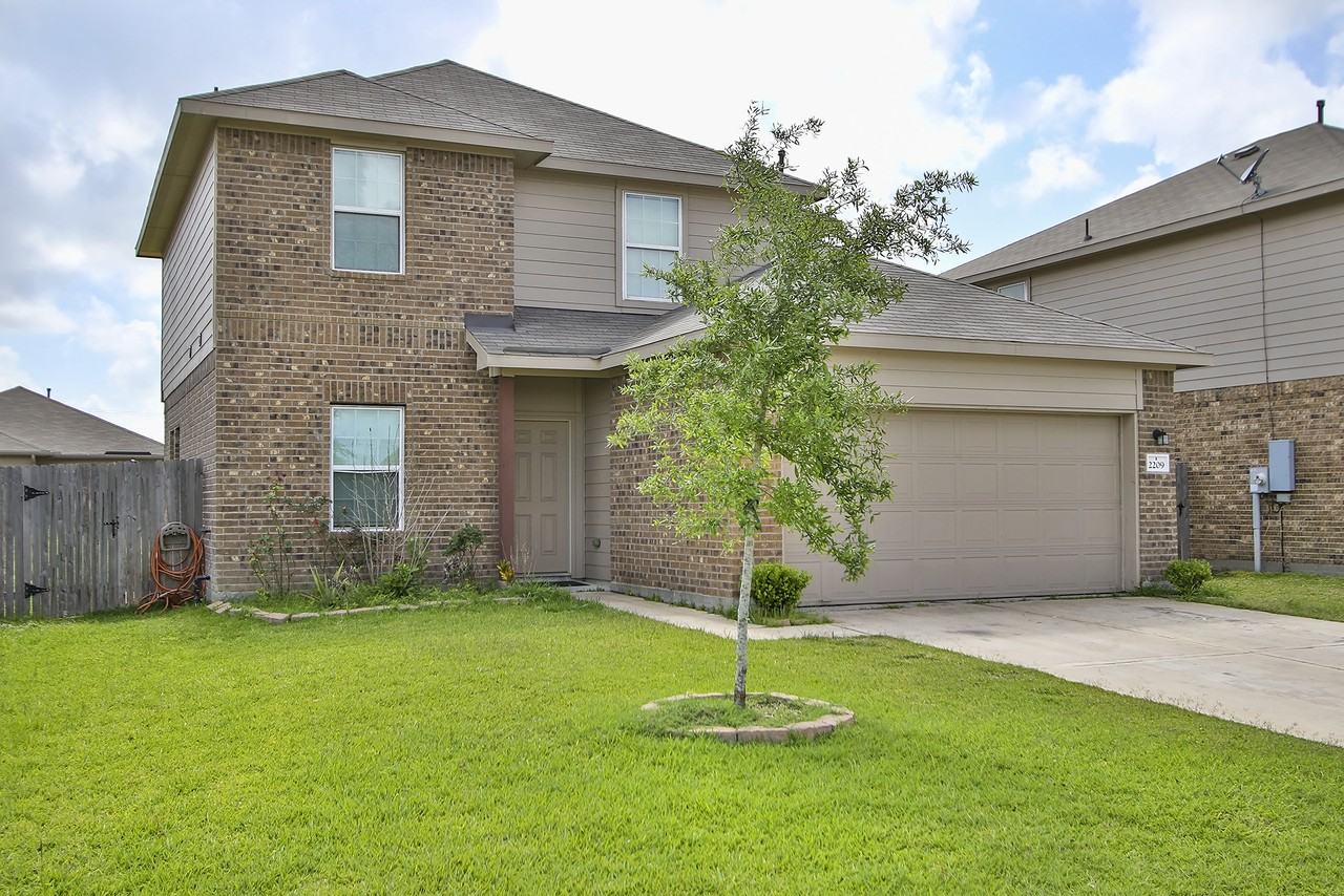 2209 Onyx Ct #1 - Photo 5 of 29