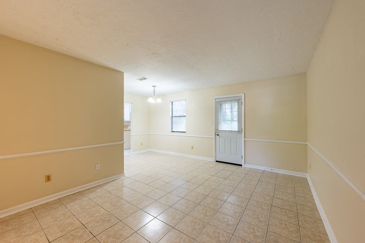 868 Brookfield Pkwy #A - Photo 5 of 11