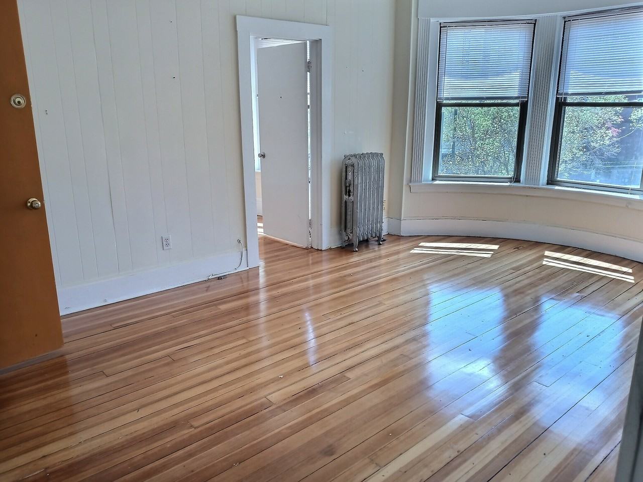 1390 - 7Beacon St #7 - Photo 5 of 14