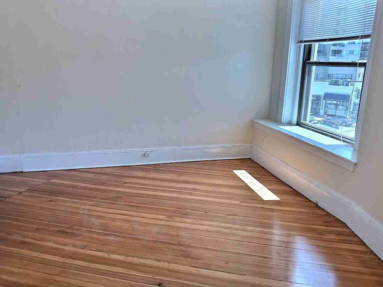 1390 - 7Beacon St #7 - Photo 7 of 14