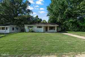 featured image of 3051 Amherst St #1