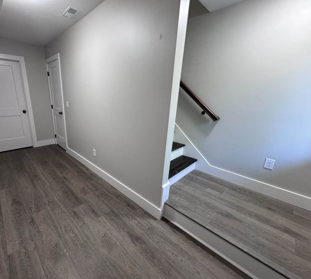 403 E Mulberry St #1 - Photo 2 of 11