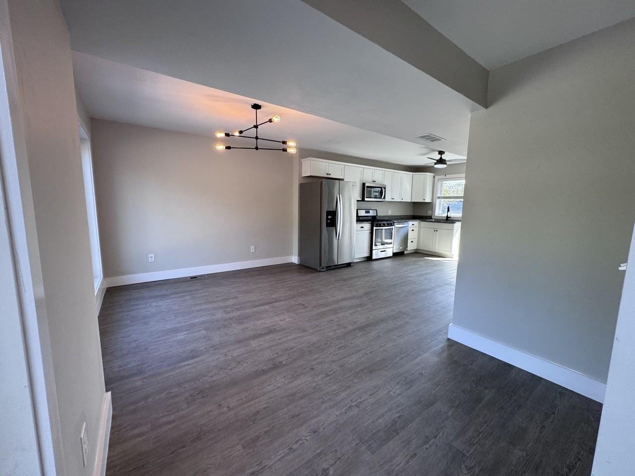 403 E Mulberry St #1 - Photo 4 of 11