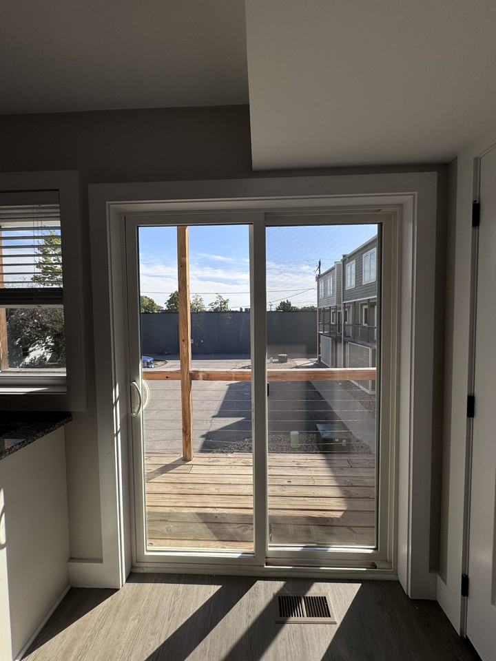 403 E Mulberry St #1 - Photo 5 of 11