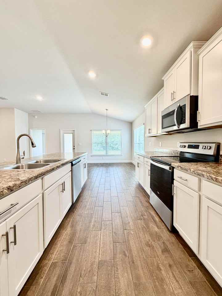 633 W Rexford Dr #1 - Photo 6 of 50