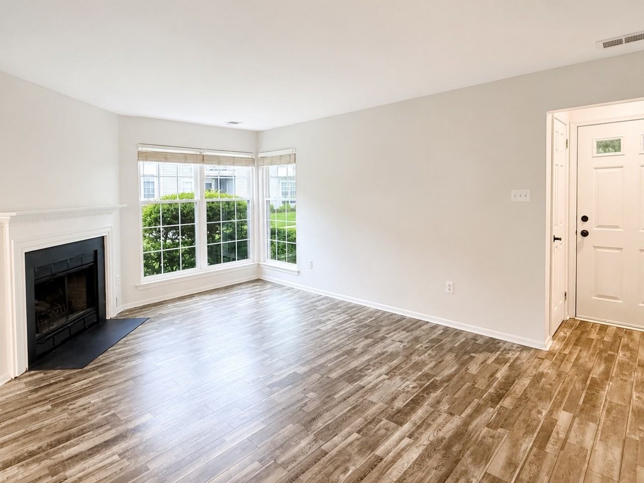 241 Andover Pl - Photo 4 of 20