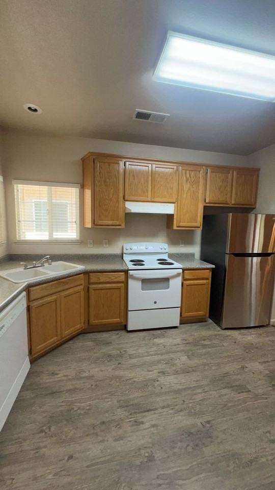 689 Gateway Cir - Photo 5 of 23