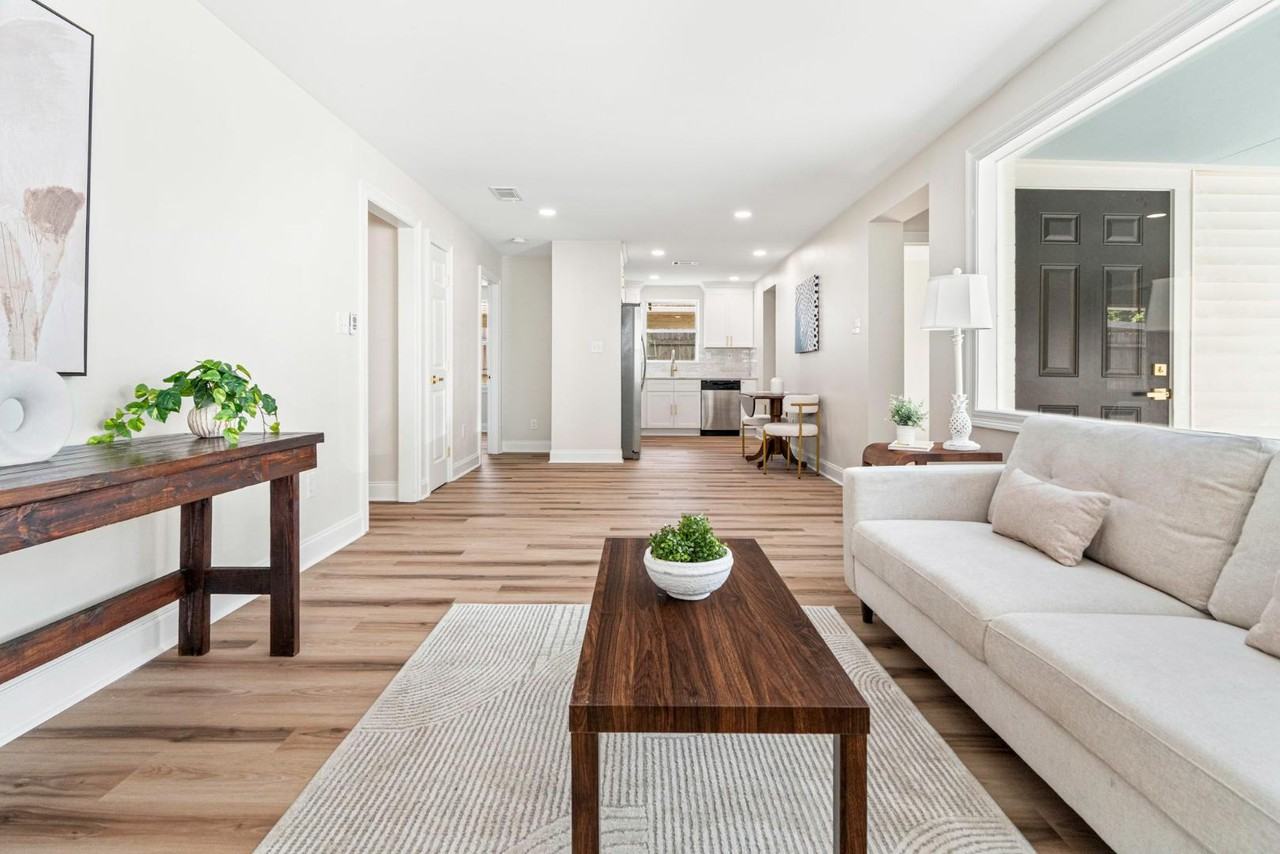 110 Jules Ave - Photo 5 of 10