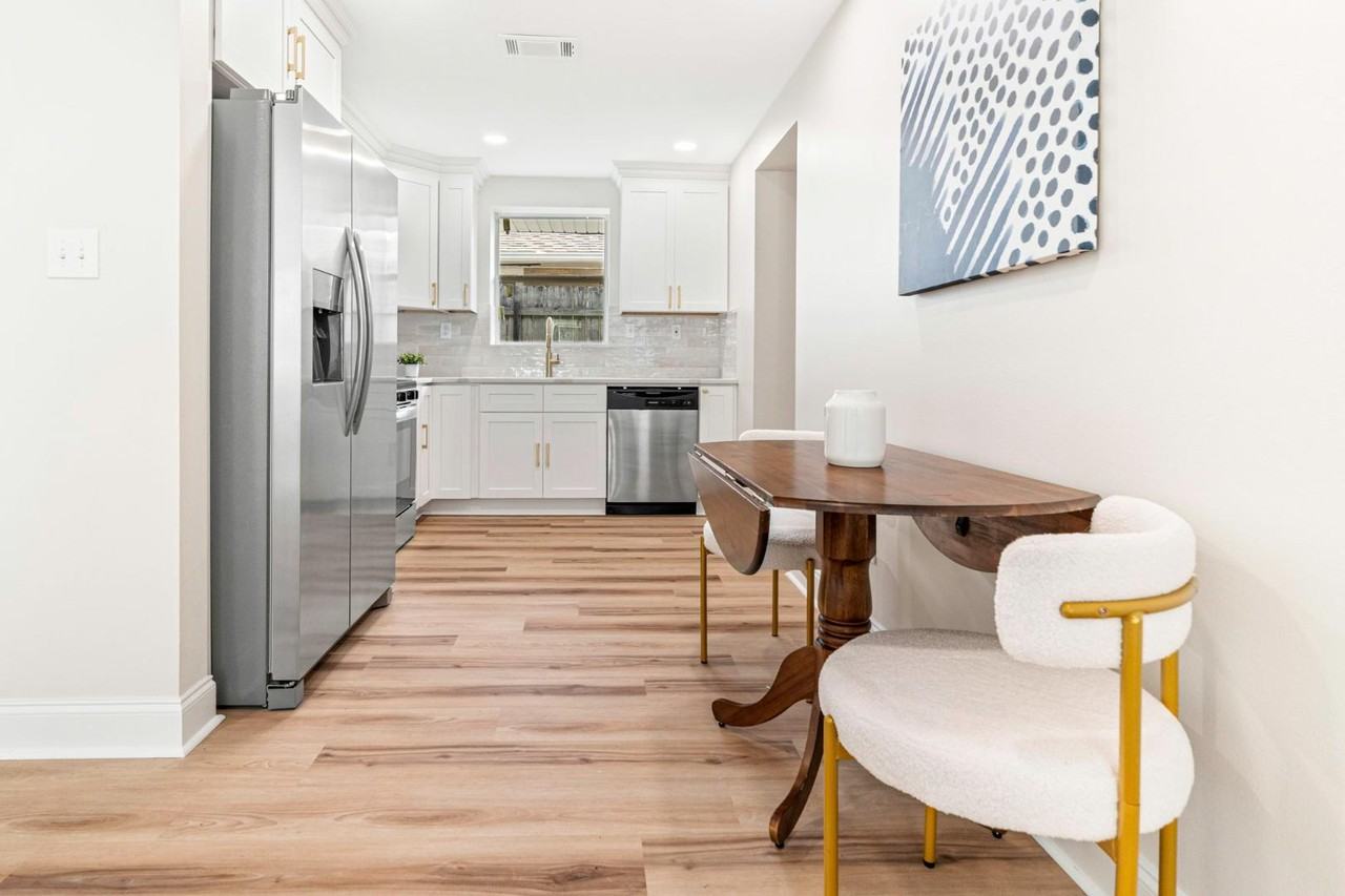 110 Jules Ave - Photo 7 of 10
