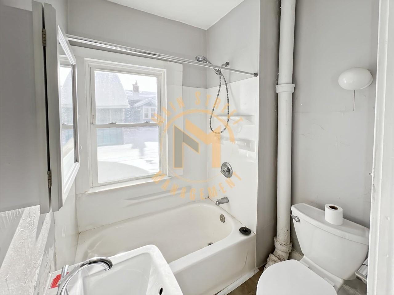 223 E Franklin Ave - Photo 5 of 10