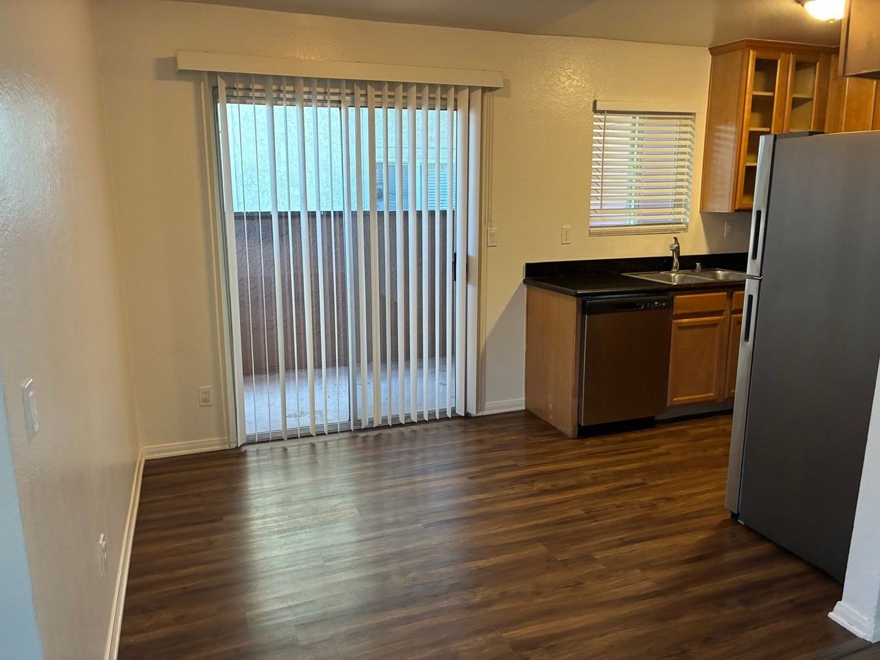 526 526 Calle Montecito 139 - Photo 3 of 12