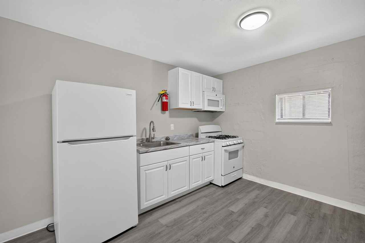 Welcome to Route 66 Apartments in Albuquerque, NM - Photo 5 of 9