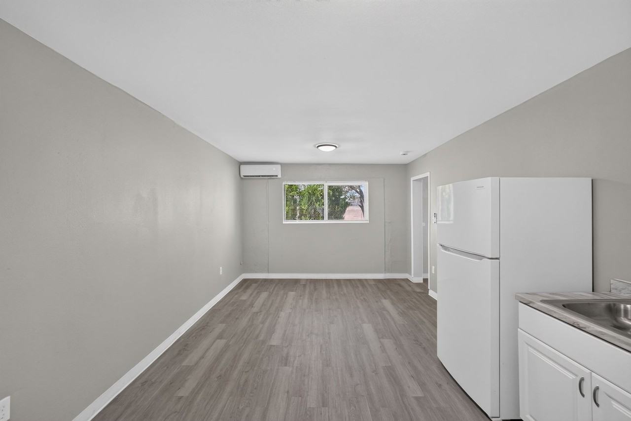 Welcome to Route 66 Apartments in Albuquerque, NM - Photo 6 of 9