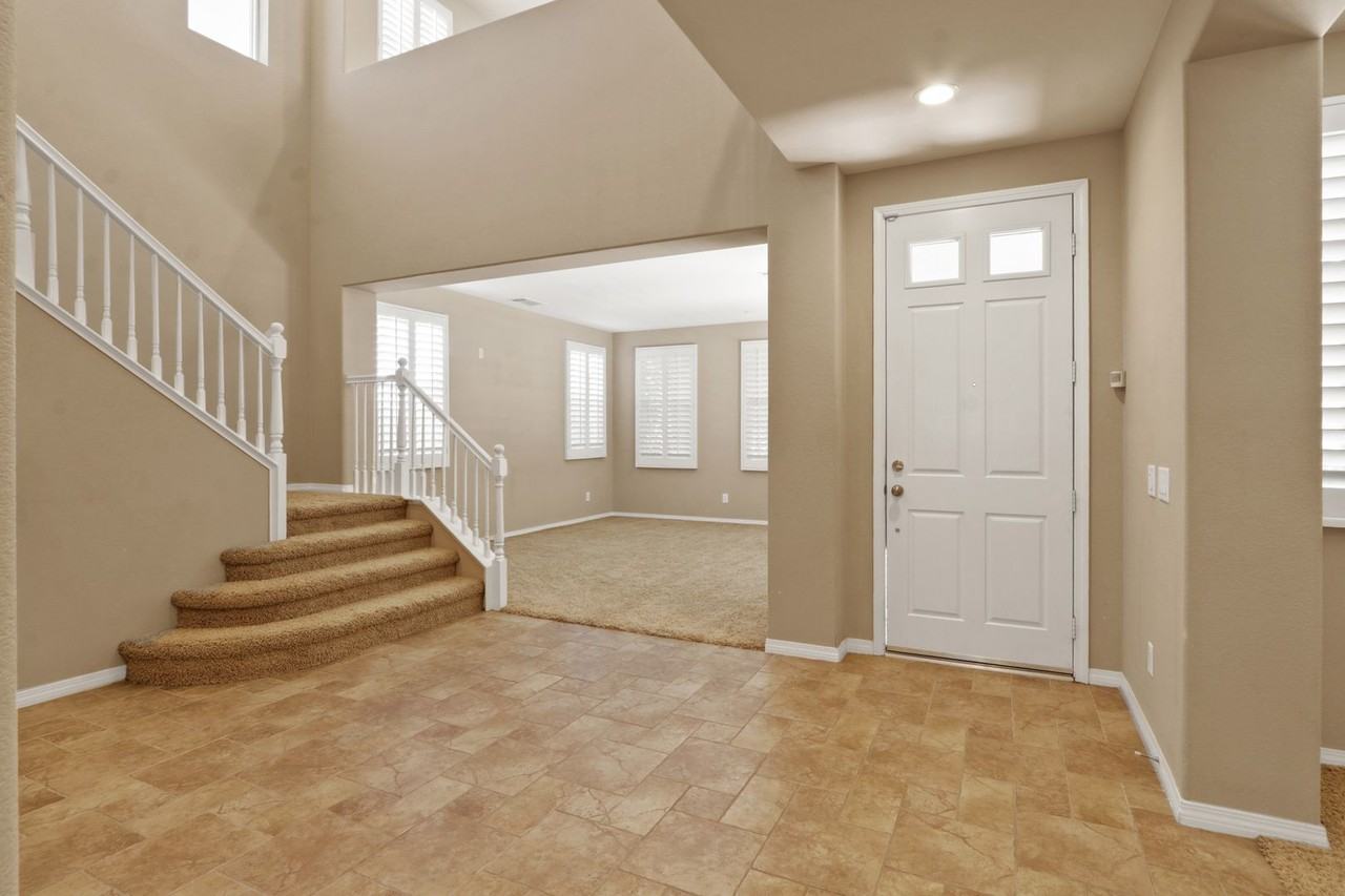15180 Willow Wood Ln - Photo 4 of 37