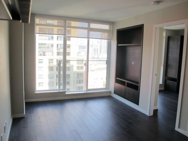 1351 Continental St - Photo 7 of 11