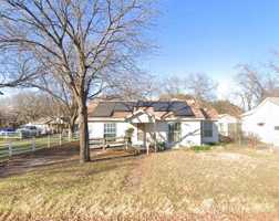 featured image of 911 Houston St
