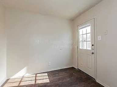5901 Shadydell Dr - Photo 5 of 12