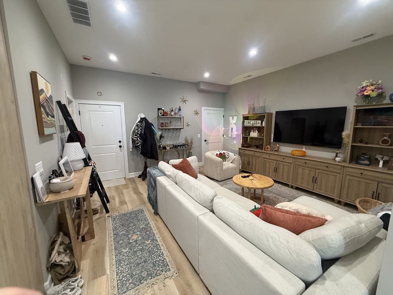 5912 N Nashotah Ave #105 - Photo 4 of 10