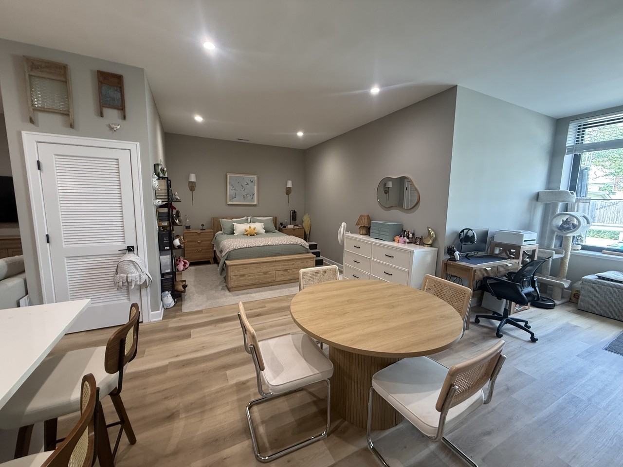 5912 N Nashotah Ave #105 - Photo 6 of 10