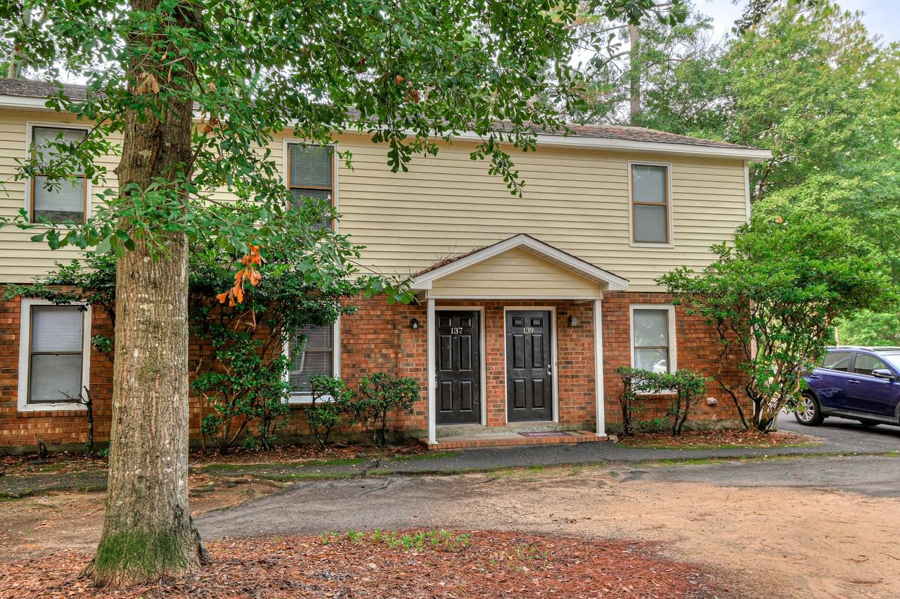 137 Chalet North Ct #137 - Photo 2 of 29