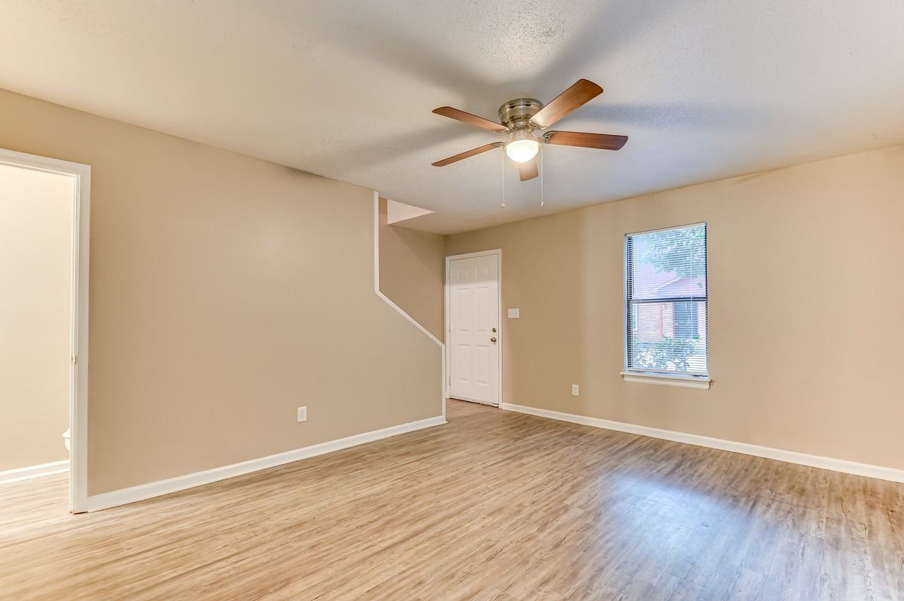 137 Chalet North Ct #137 - Photo 6 of 29