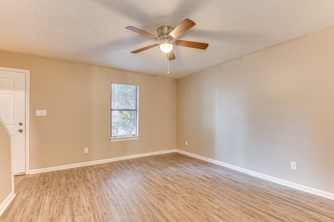 137 Chalet North Ct #137 - Photo 7 of 29