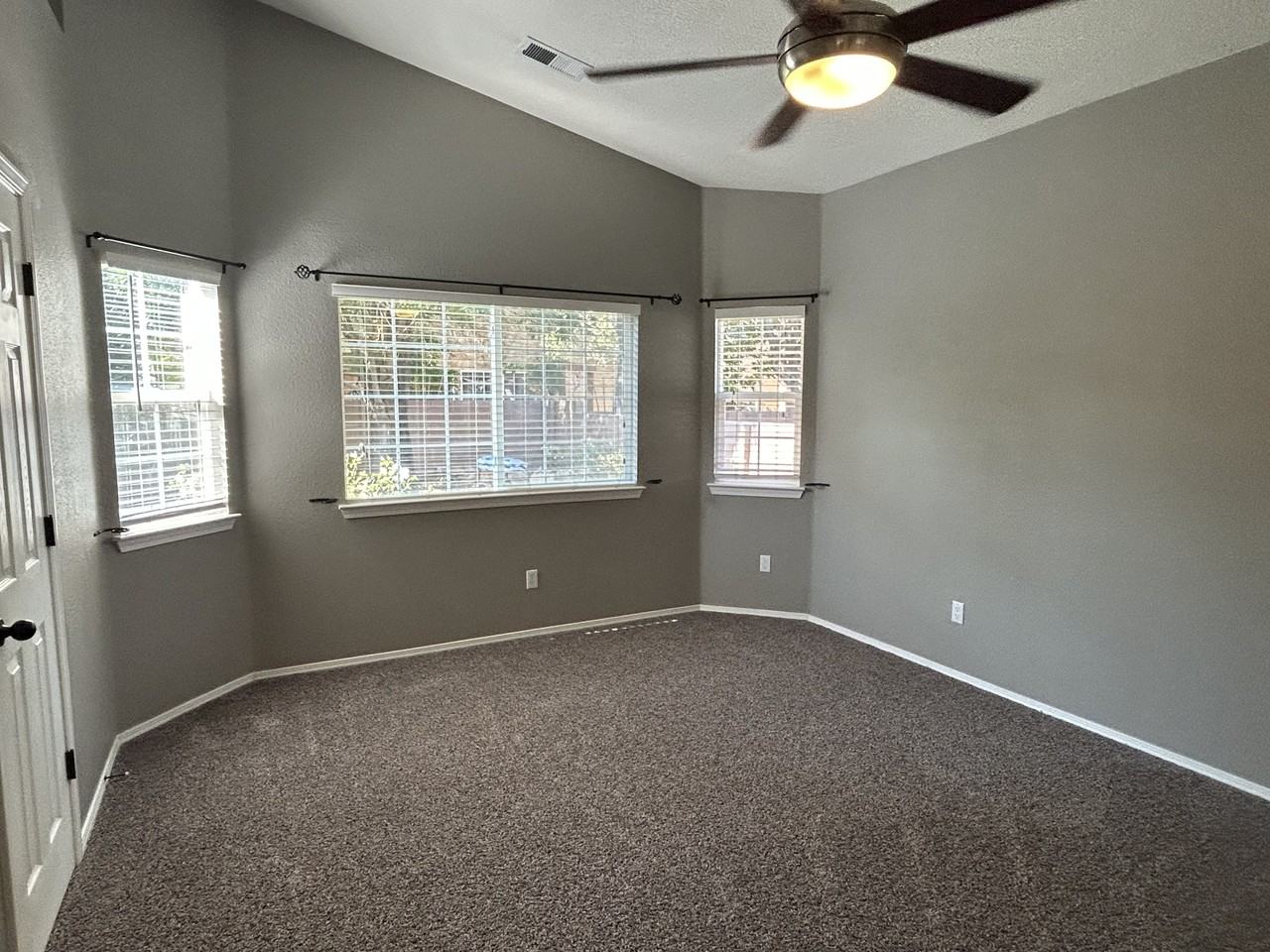 7224 Boxwood Ave Ne #1 - Photo 5 of 20
