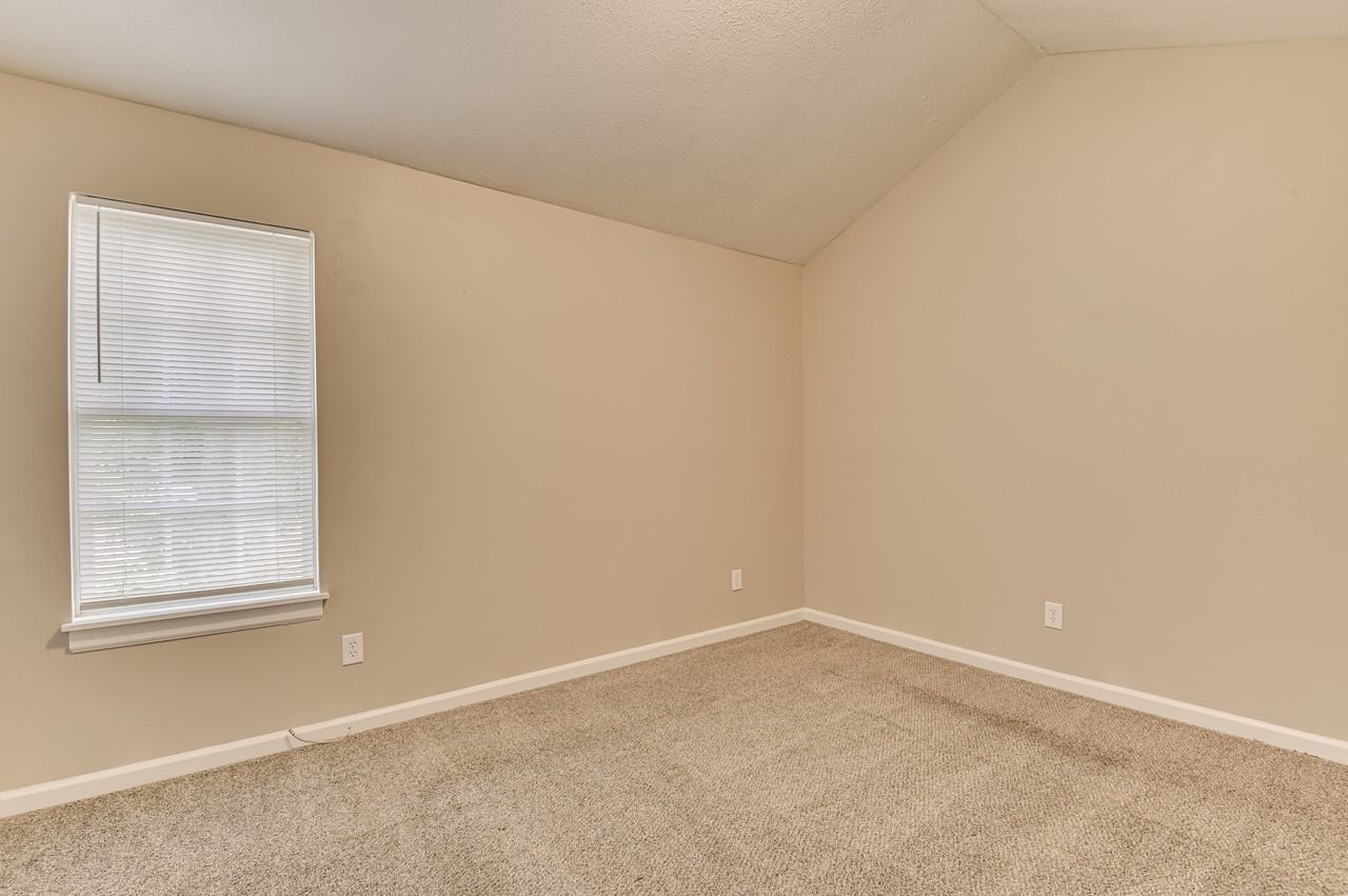 160 Chalet North Ct #160 - Photo 7 of 31