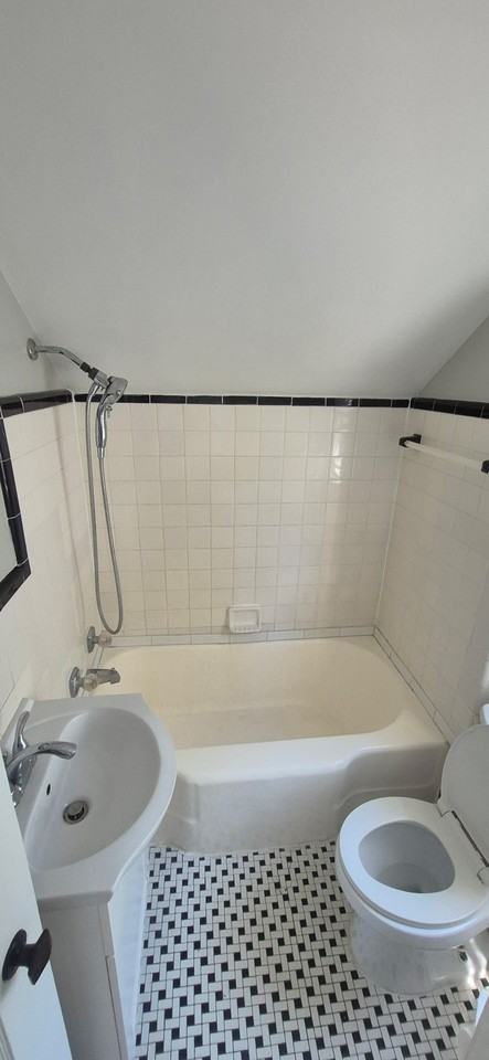 3226 Metz Ave #2 - Photo 3 of 8