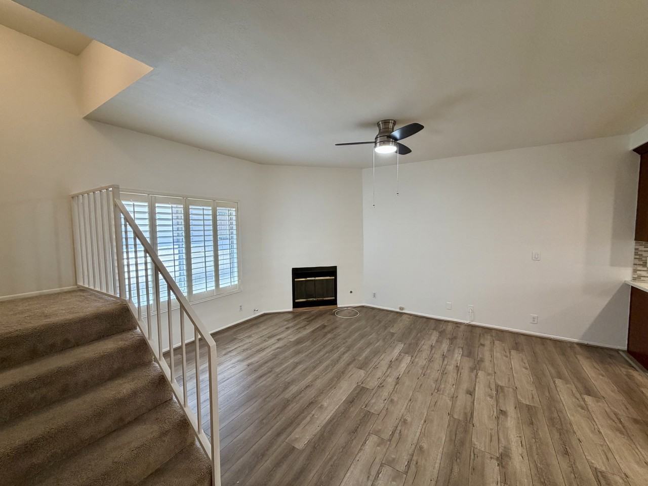 283 S Hudson Ave #20 - Photo 3 of 12