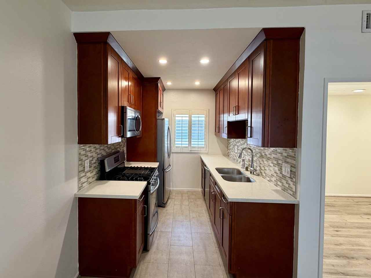 283 S Hudson Ave #20 - Photo 6 of 12