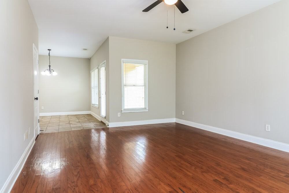49 Celtic Ct - Photo 4 of 16