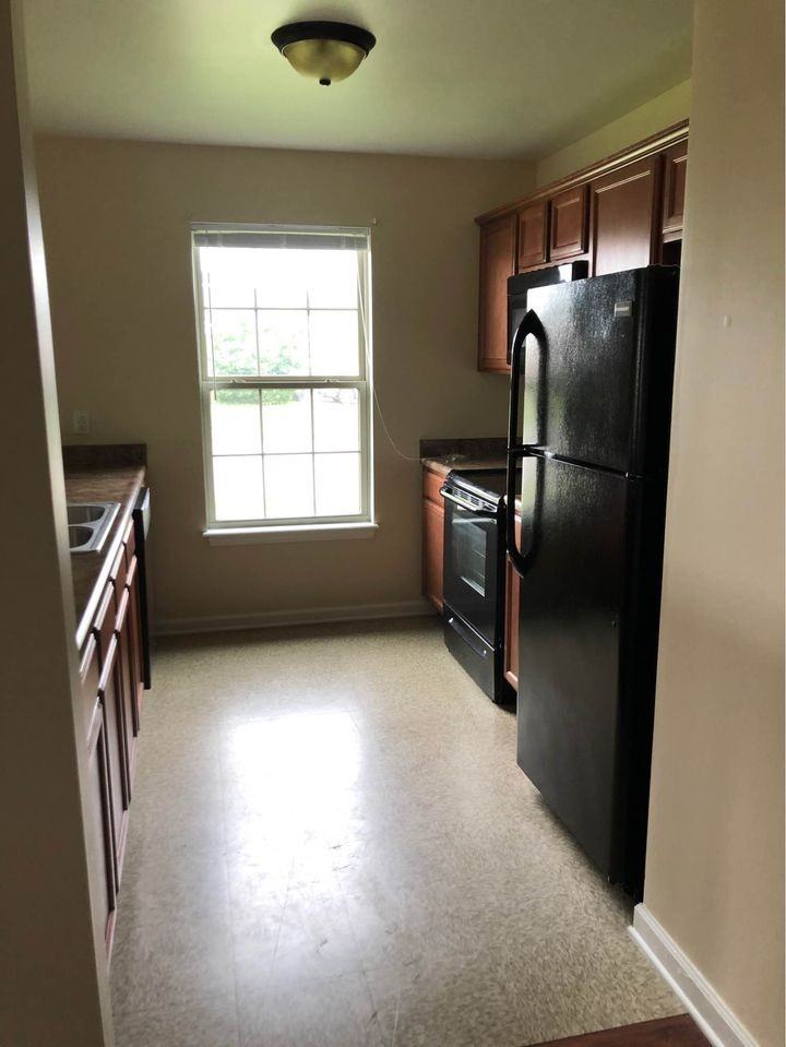 706 Chatham Ct #1 - Photo 3 of 10