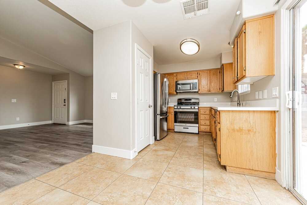 7409 Hickory Hills Dr - Photo 6 of 16