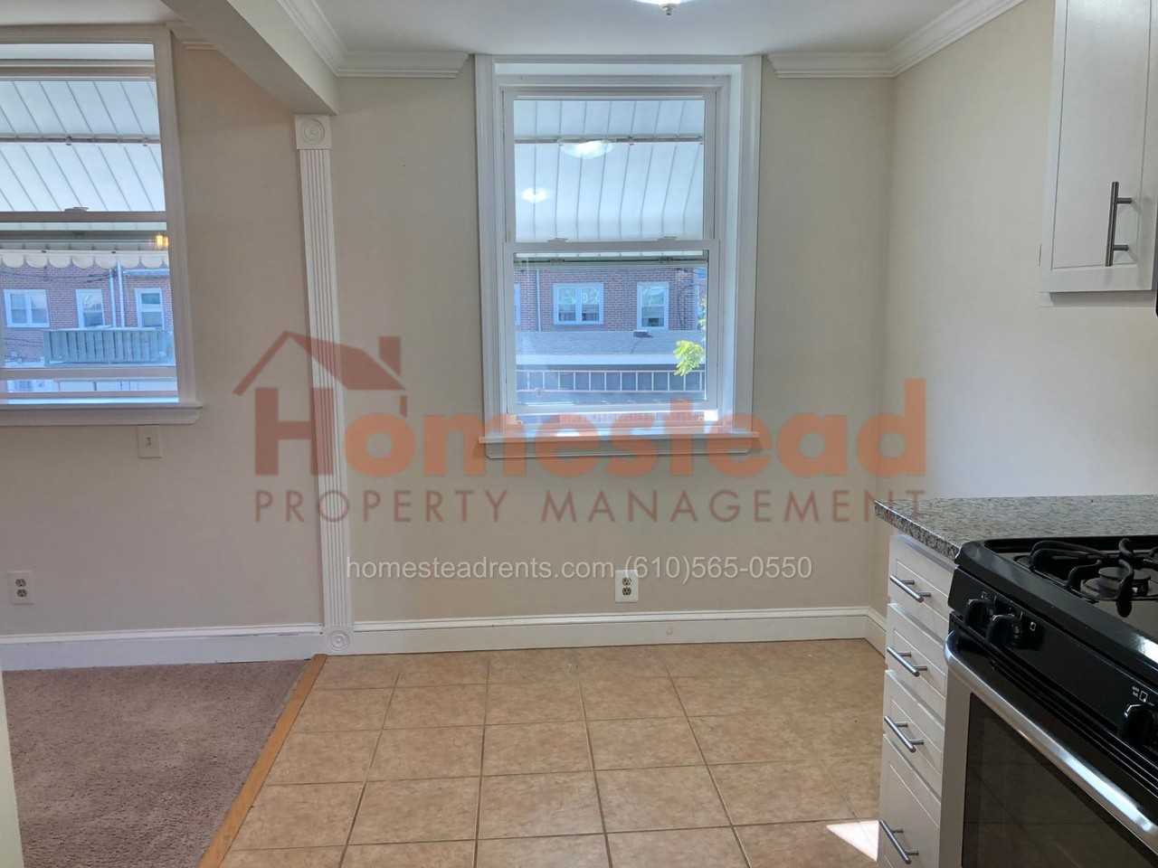 288 N Oak Ave - Photo 3 of 21