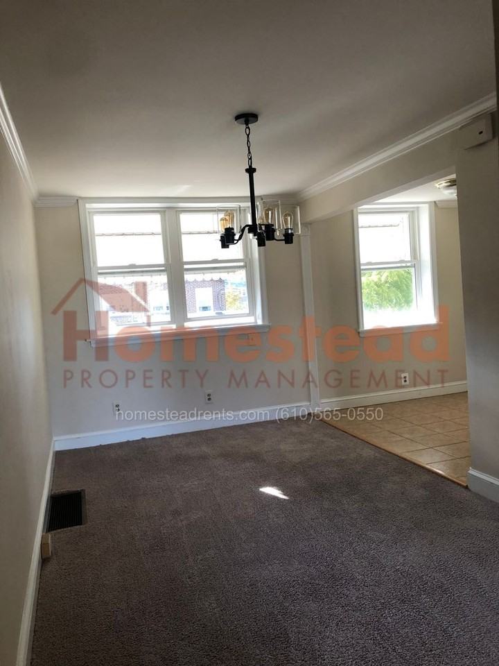 288 N Oak Ave - Photo 6 of 21