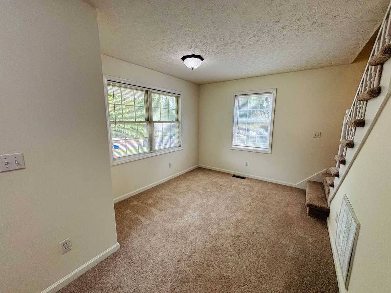 206 Reynolds St - Photo 6 of 17