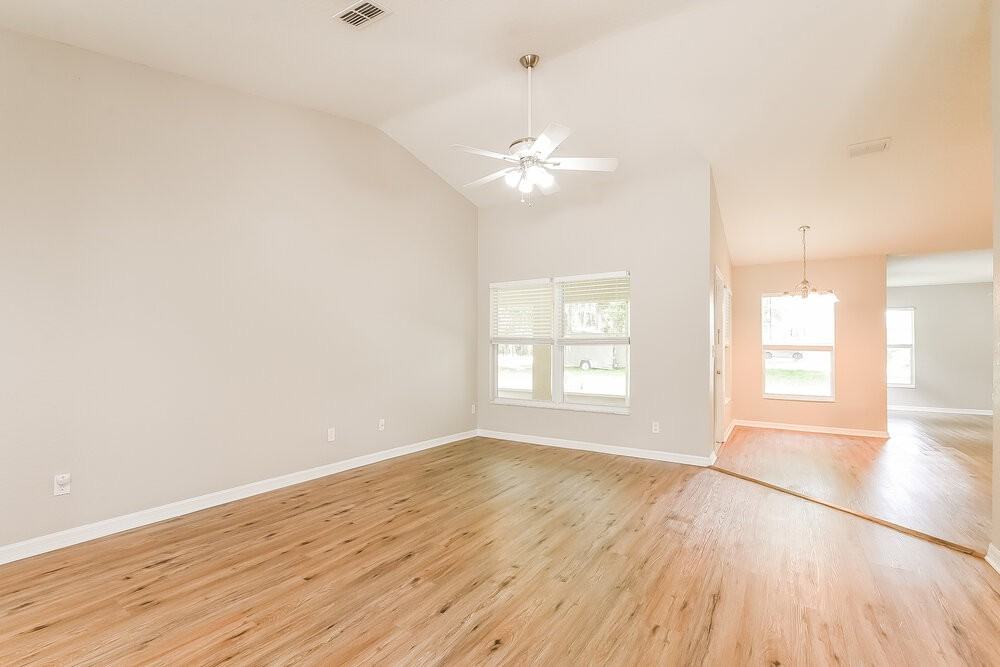 35221 W Griffin Dr - Photo 3 of 16