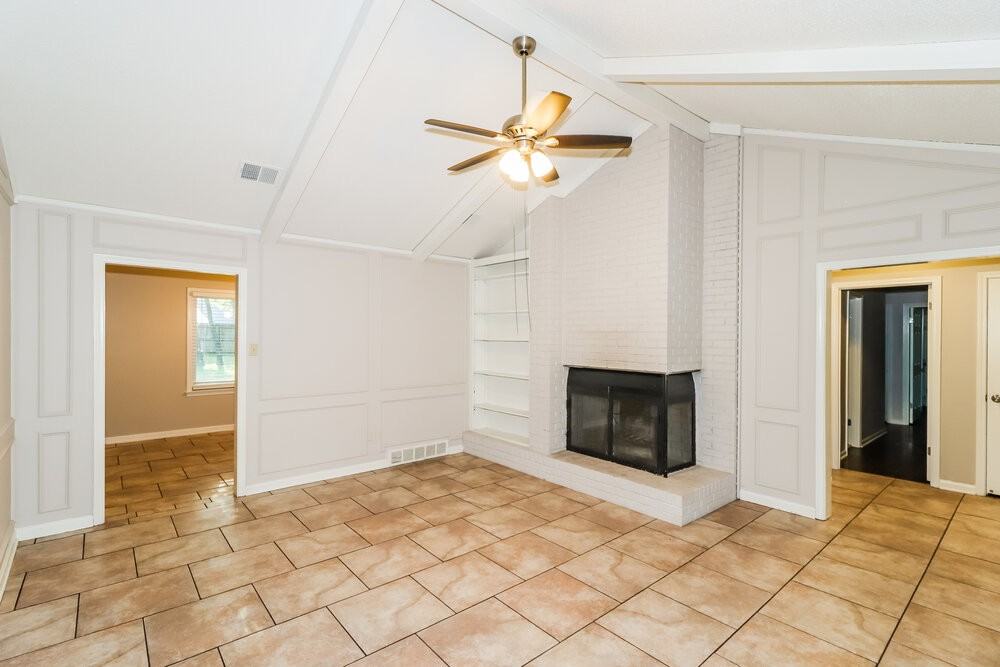 2209 Burlingate Dr - Photo 3 of 17