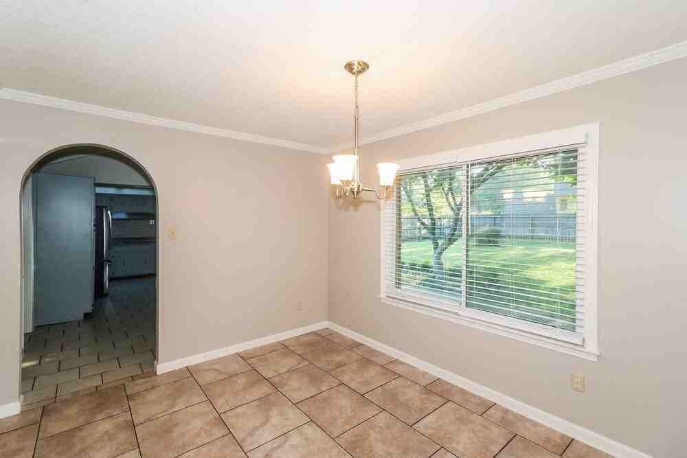2209 Burlingate Dr - Photo 5 of 17